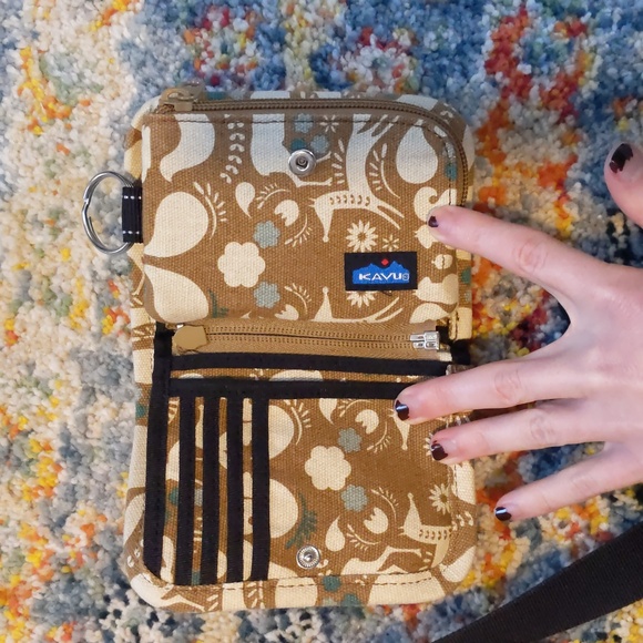 Kavu Crossbody and Wallet - Picture 7 of 13